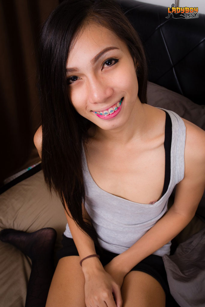 Sexy Aoh is a stunning girl  